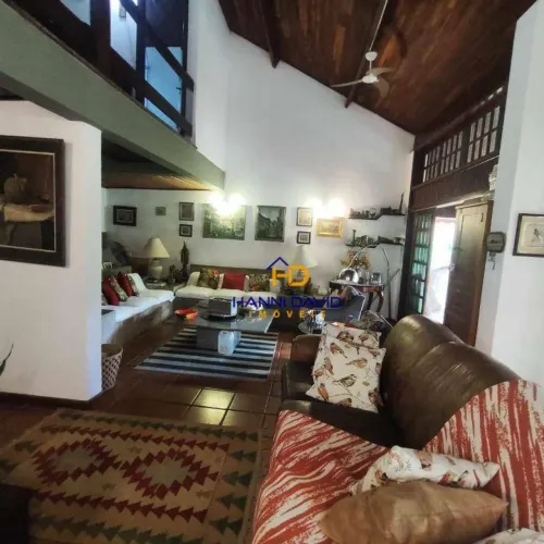 CASA EM CONDOMÍNIO ALTO PADRÃO EM GUAECÁ