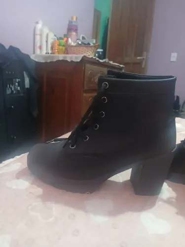 Botar feminina