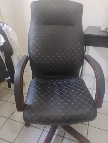 Cadeira de escritório sem defeito