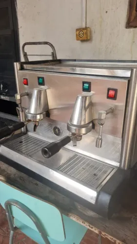 Maquina de Cafe espresso Marca Rossa artezanal, 220v.