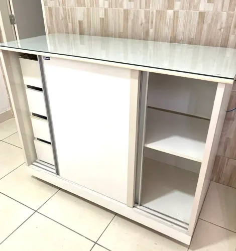 Cômoda seminova