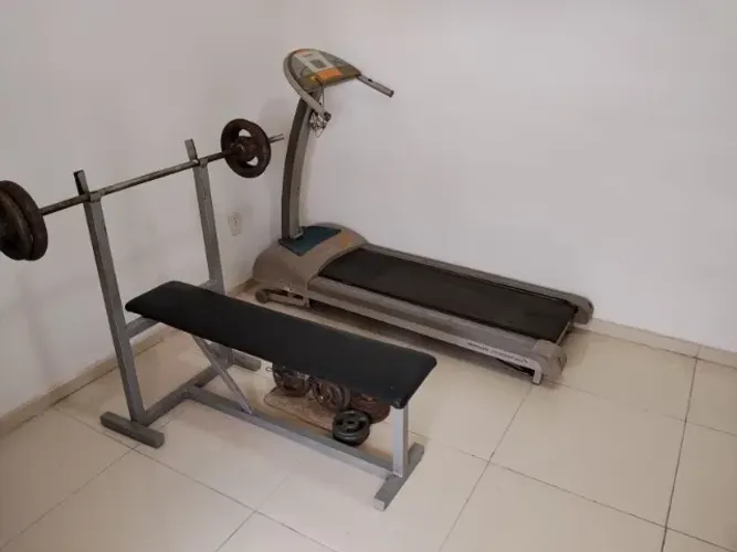 Academia - Aparelhos para exercícios