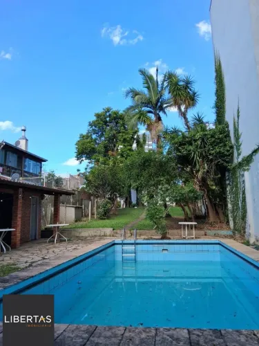 Casa com piscina 4 quartos e 2 vagas no Bairro Jardim Itu