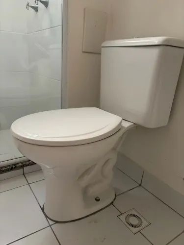 Vaso sanitário com caixa acoplada