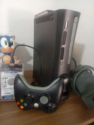 Xbox360 Elite + 60 jogos
