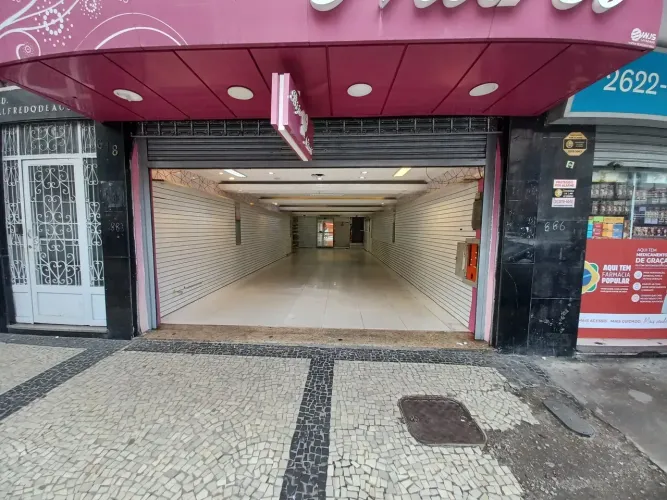 Ponto comercial/Loja/Box para aluguel possui 100 metros quadrados
