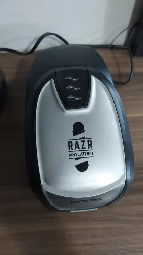 Máquina de fazer espuma de barbear