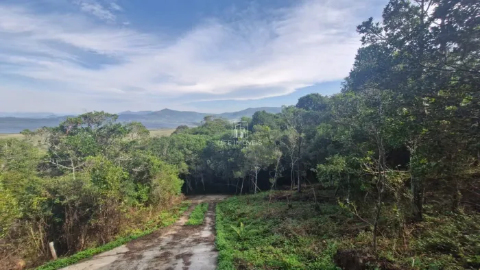 Terreno à Venda na Praia do Silveira em Garopaba 1.223 m² com Vista para Lagoa da Ferruge