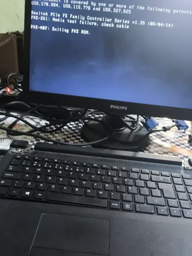 Notebook Lenovo Ideapad 100-1 sem a tela e pra retirar peças ou reparo n t carregador