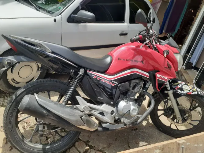 Titan 160 vendo ou troco
