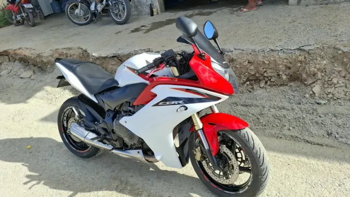 Honda Cbr 600F 2012 - Impecável/ honet carenada Moto CBR 600F 2012 Revisada Sem Datalhes