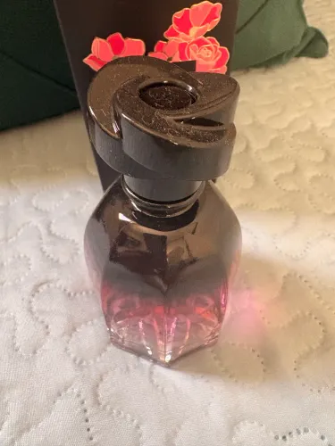 Perfume sem uso na caixa 