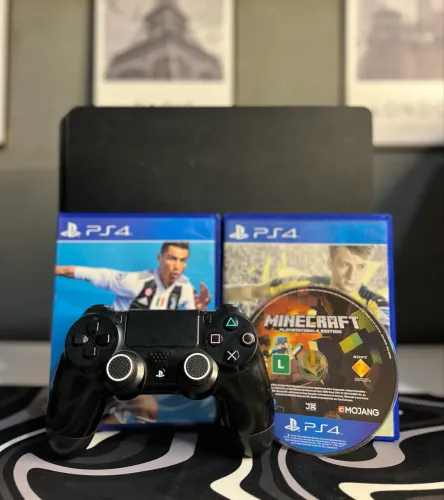 Ps4 slim com 3 jogos
