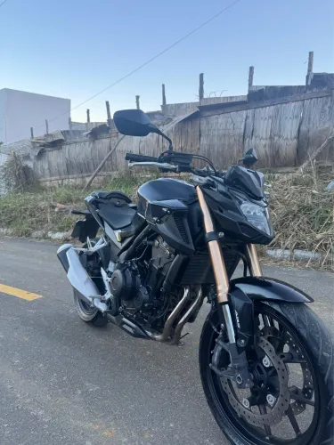 CB 500 F 2023 mais nova da Olx, muito abaixo da tabela