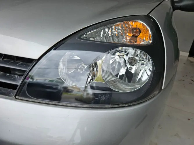 Renault Clio Hi-flex 1.0 16V 5P 2011