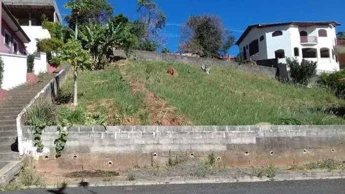 Vendo terreno no Nova Lindóia- Águas de Lindóia - SP