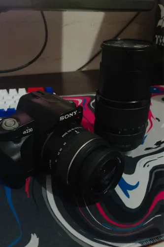 Câmera Sony Alpha a230 DSLR