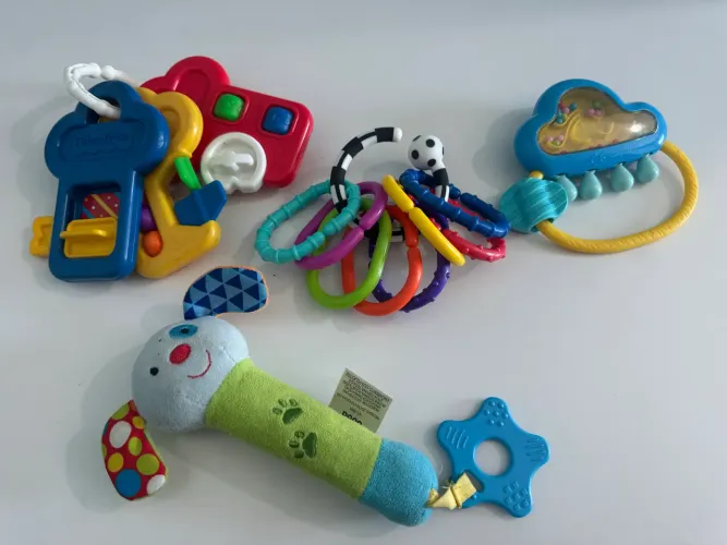 Brinquedos Chocalhos para bebês