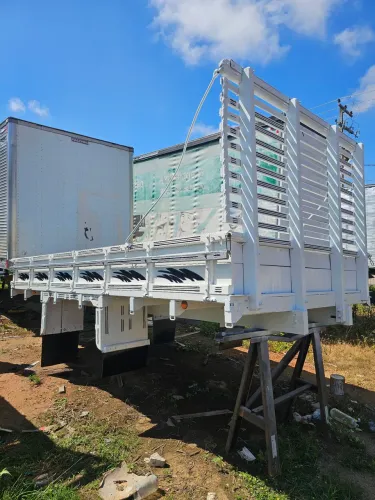 Carroceria 4,50m extra com borrachão