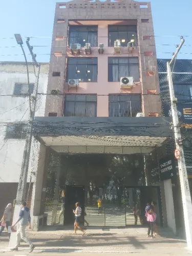 Sala Comercial no Centro  com 100 m2  ( 2 salas )  para Venda local nobre.