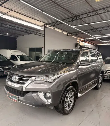 Toyota Hilux SW4 SRX 4X4 2.8 TDI 16V Dies. Aut. 2019