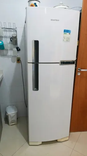 Geladeira Brastemp Frost Free Duplex 375L BRM44HB Compartimento Extrafrio Branca