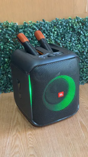 Jbl Partybox Encore com 2 microfones
