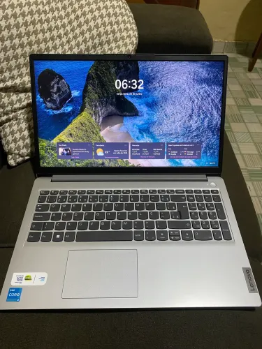 Vendo notebook Lenovo seminovo