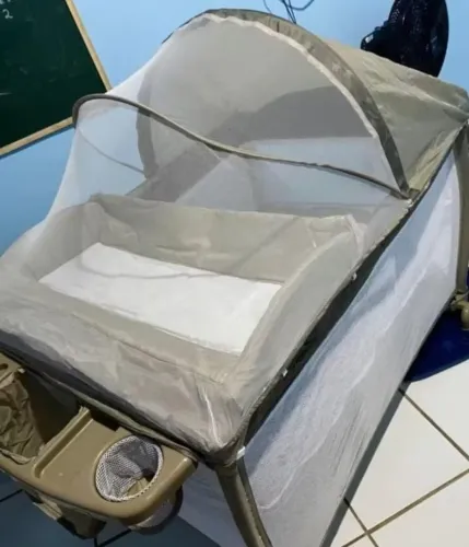 Vendo Combo de Berço, carrinho e bebê conforto