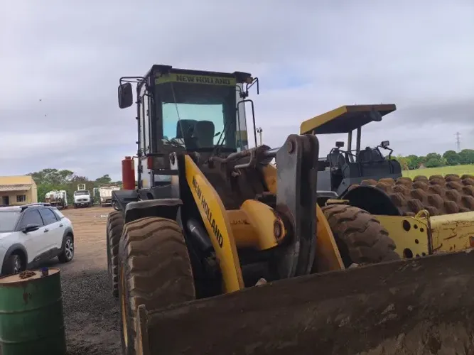 Pa Carregadeira New Holland 2017 W170B