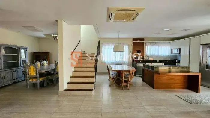 Balneário | Casa 3 quartos, sendo 2 suites