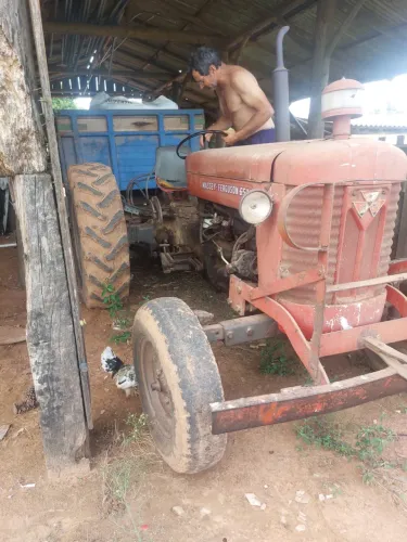 Vendo trator