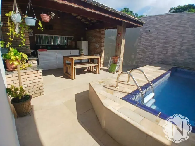 Casa à venda com 3 quartos no bairro Jamaica (Praia)