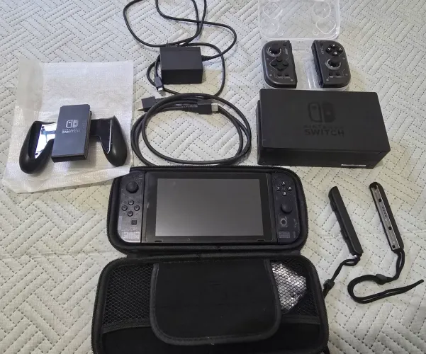 Videogame Nintendo Switch V2 desbloqueado + controle Nyxi Hyperion 2