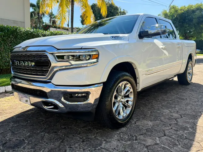 Ram 1500 Limited 5.7 CD 4X4 Aut. 2024