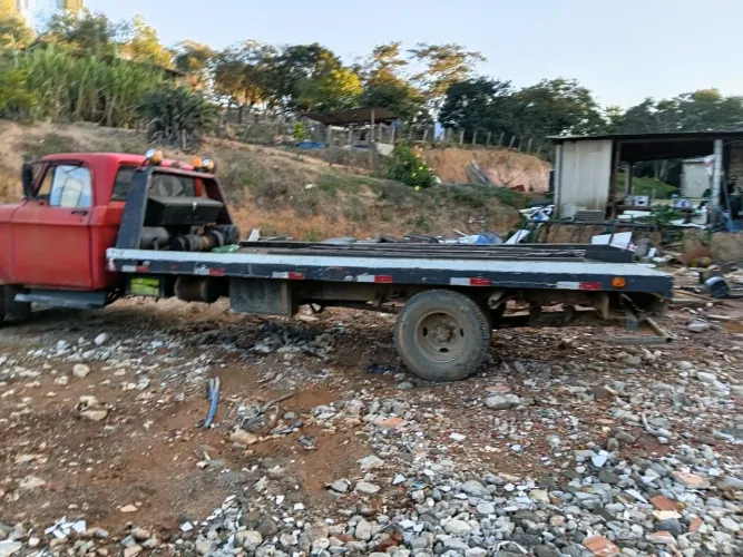 Dodge/D400 ano 1976 mecânica operacional Plantaforma fixa c asa delta