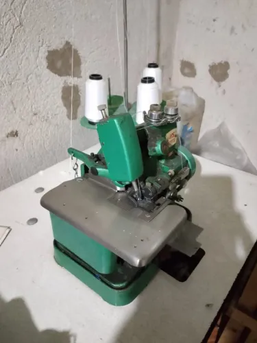 Máquina de costura