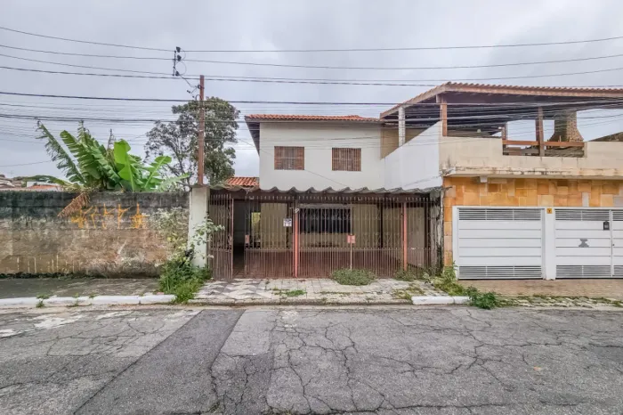Sobrado para venda em Parque São Domingos com 3 quartos, sendo 1 suíte, 140m²