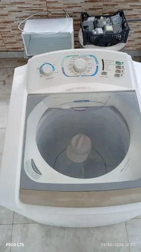 Máquina Electrolux 15kg