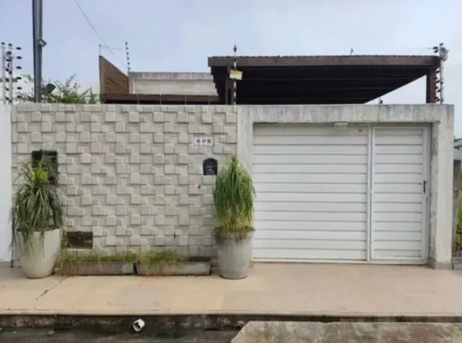 CASA EM RUA PÚBLICA - LOTEAMENTO JARDIM COSTA MAR - ARUANA [52315]