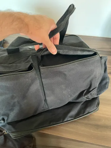 Mala extremamente espaçosa com rodas