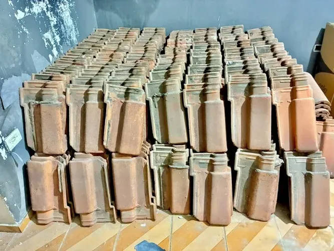 DOAÇÃO DE TELHAS: cerca de 500 Unidades - Grátis para Retirada