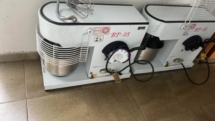 Duas (02) Batedeiras Planetárias G.Paniz BP 5 (5 Litros) - usadas 127V em bom estado