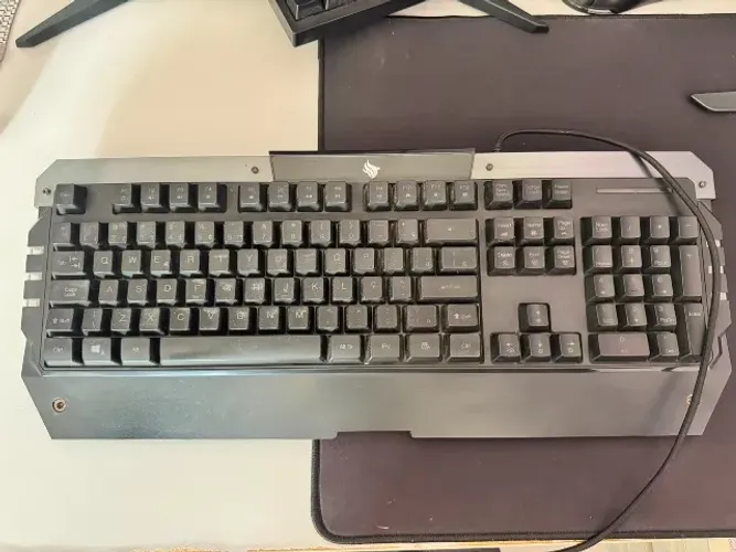 teclado gamer Pichau P431 RGB Rainbow (PGK-P431-RGB)