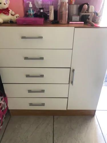 Cômoda 5 gavetas 