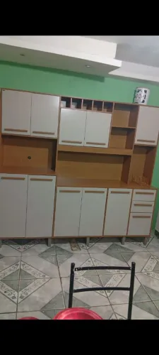 Vende-se armário tem nem 3 meses de uso sem nenhum arranhão 1.400