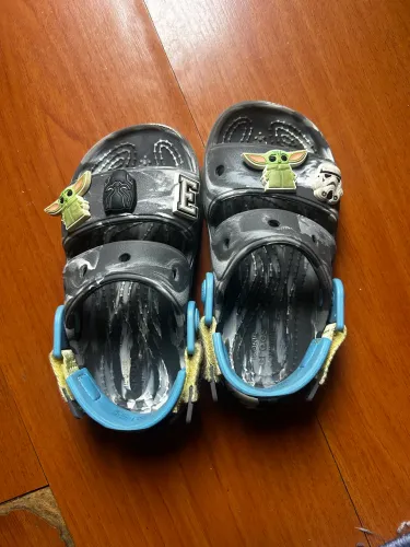 Crocs infantil star wars, tamanho 28/29
