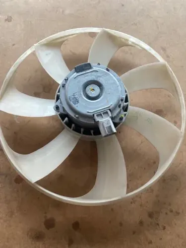 Hélice com Motor Etios