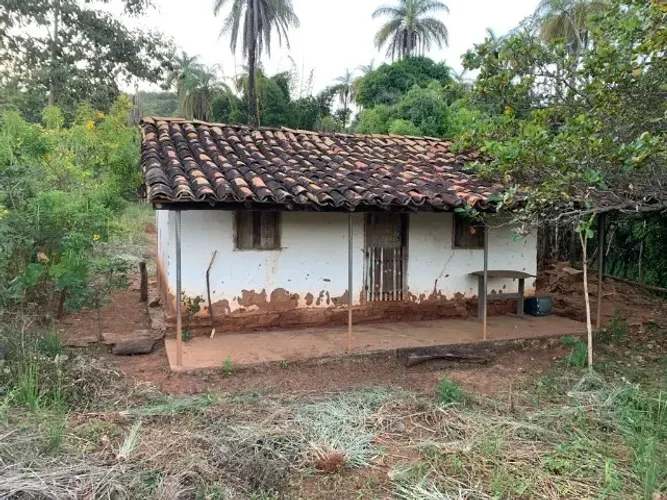 Pertinho do pé da Serra chácara 1.800m² com uma casinha antiga e um barracão,Serra do Cipo