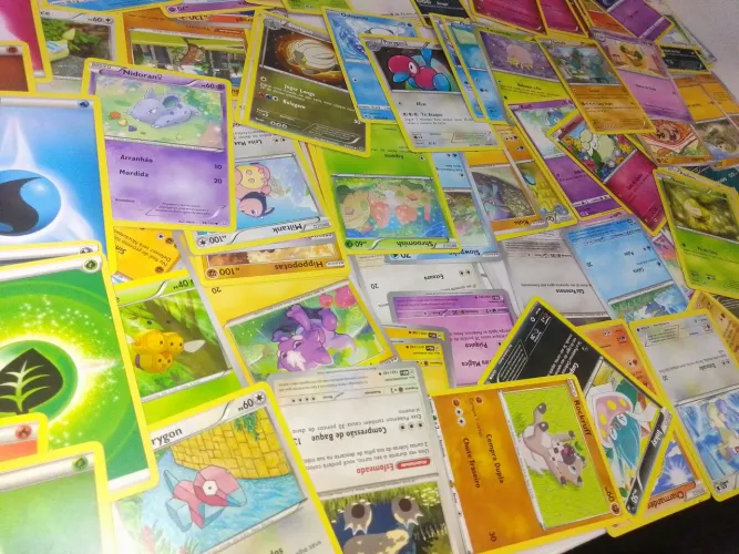 Lote de cartas pokémon 78 cartas pokémon original bem conservada